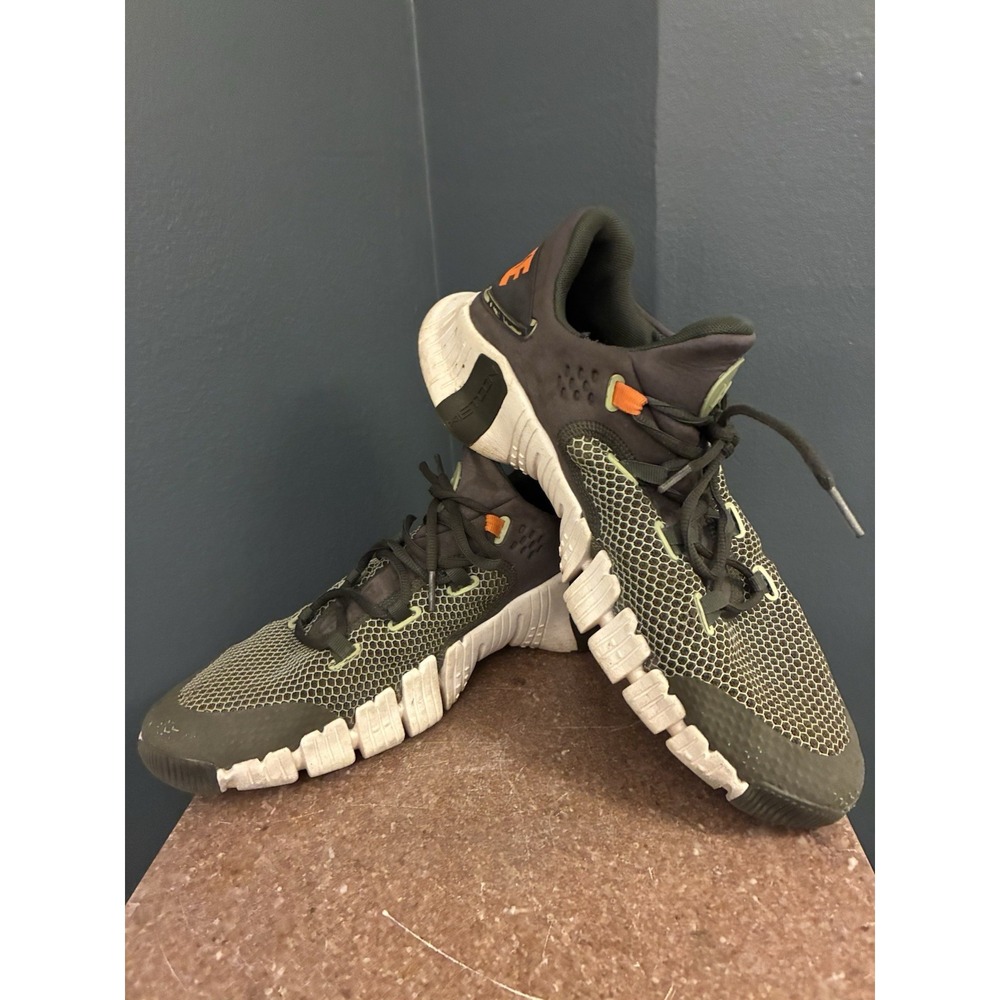 TitleNike Free Metcon 4 Cargo Khaki Safety Orange Men's Size 13